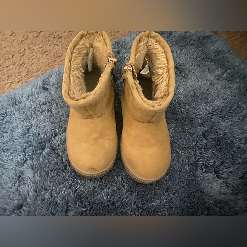 Toddler size 8 boot